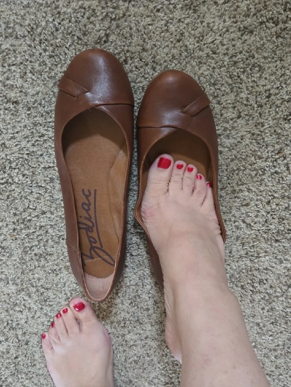 Zodiac Women's Cognac Leather Ballet Flats with Knot Accent- Used